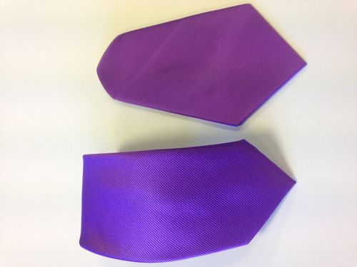 Corbata microfibra falso liso 8 cm y pañuelo morado