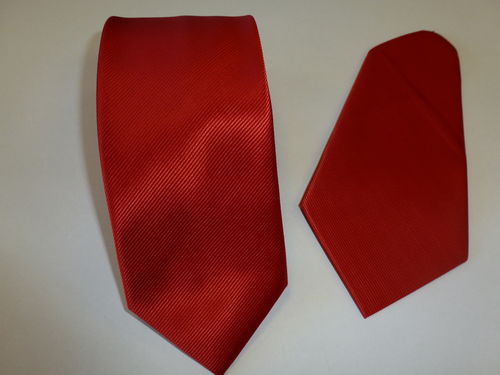 Corbata microfibra falso liso 8 cm y pañuelo rojo
