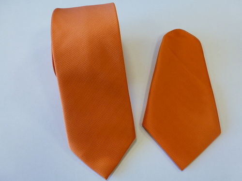 Corbata microfibra falso liso 8 cm y pañuelo naranja