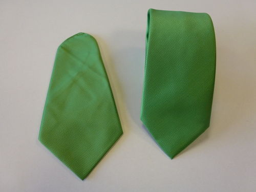 Corbata microfibra falso liso 8 cm y pañuelo verde pistacho